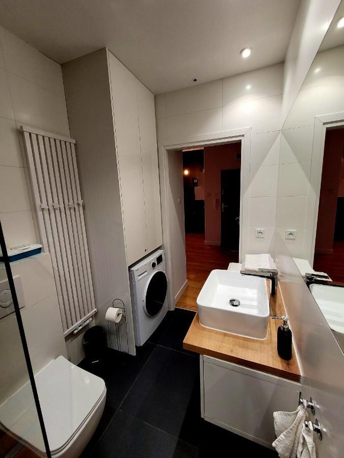 Apartament By The Way Daire Wrocław Dış mekan fotoğraf