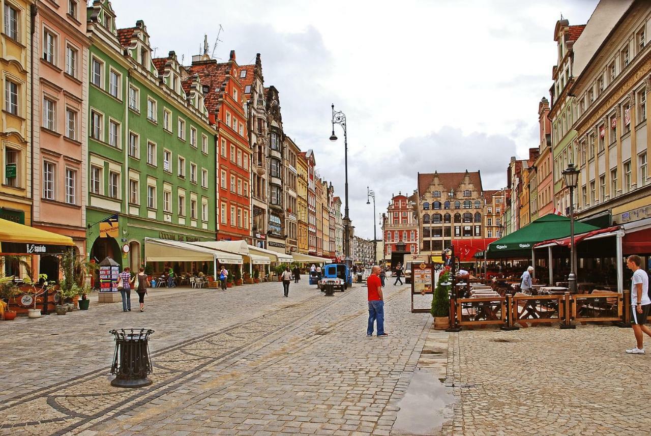 Apartament By The Way Daire Wrocław Dış mekan fotoğraf