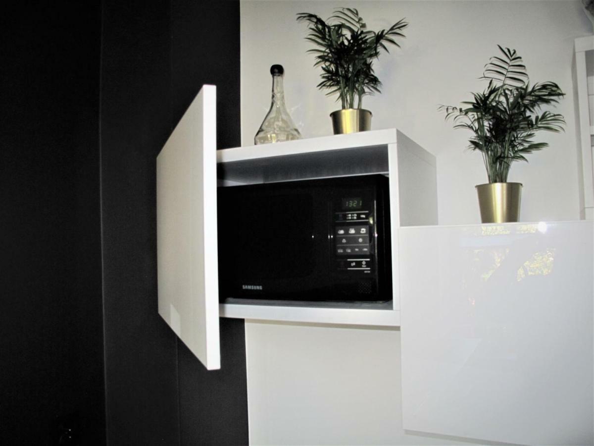 Apartament By The Way Daire Wrocław Dış mekan fotoğraf